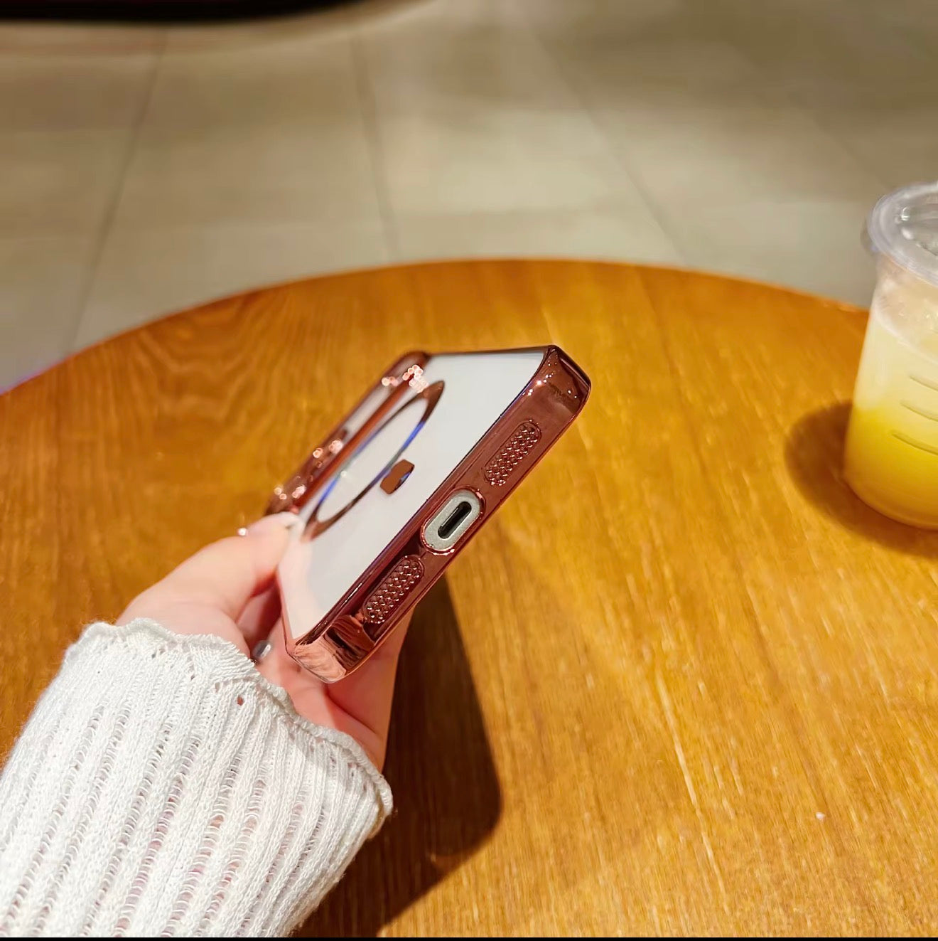 Magnetic Clear Case With Camera Protection for iPhone (MagSafe)